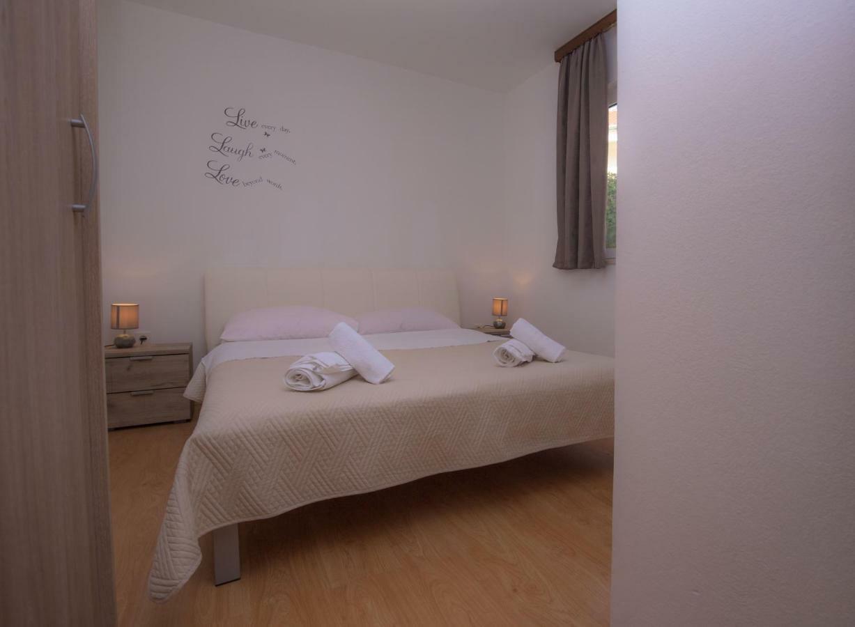 Dagulo Apartment Primosten Luaran gambar